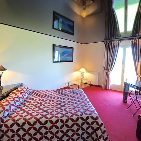 Crispol Hotel Saint-Pere  Bagian luar foto