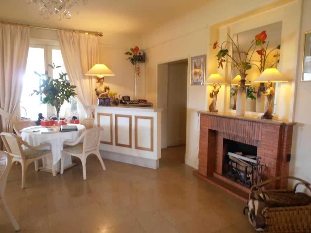 Crispol Hotel Saint-Pere  Bagian luar foto