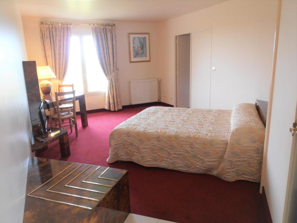 Crispol Hotel Saint-Pere  Bagian luar foto